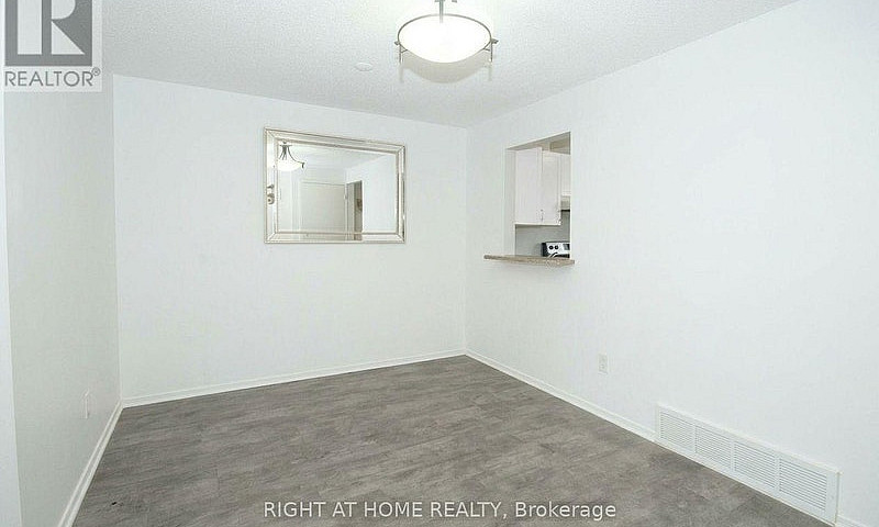 14 - 3043 Fairlea Cr...