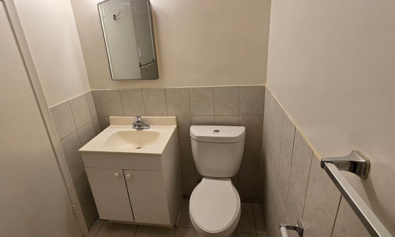 Spacious 3 Bedroom +...