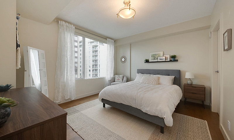 Stunning Corner Unit...
