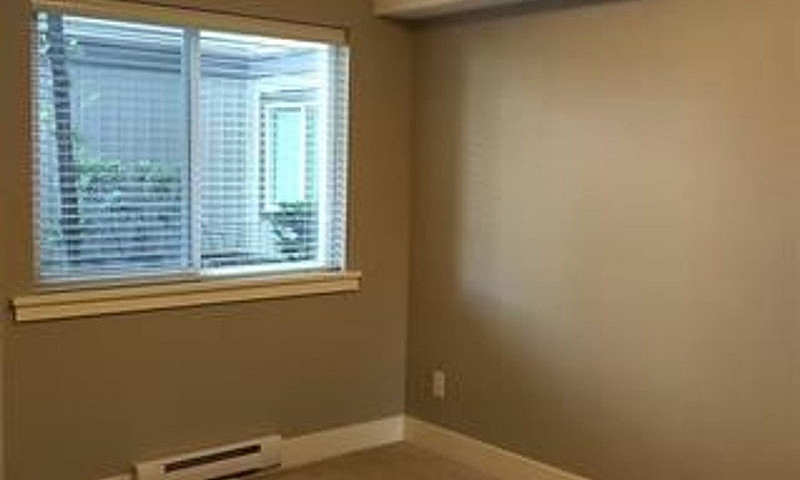 Condo Near Shops & E...