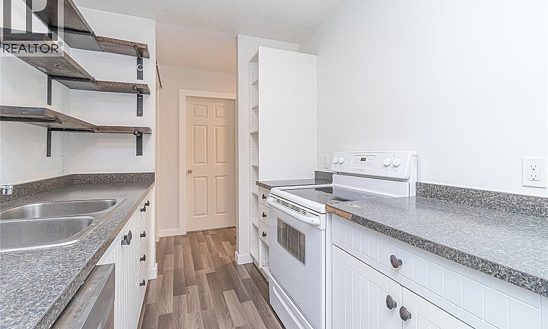 3 3271 Cowichan Lake...