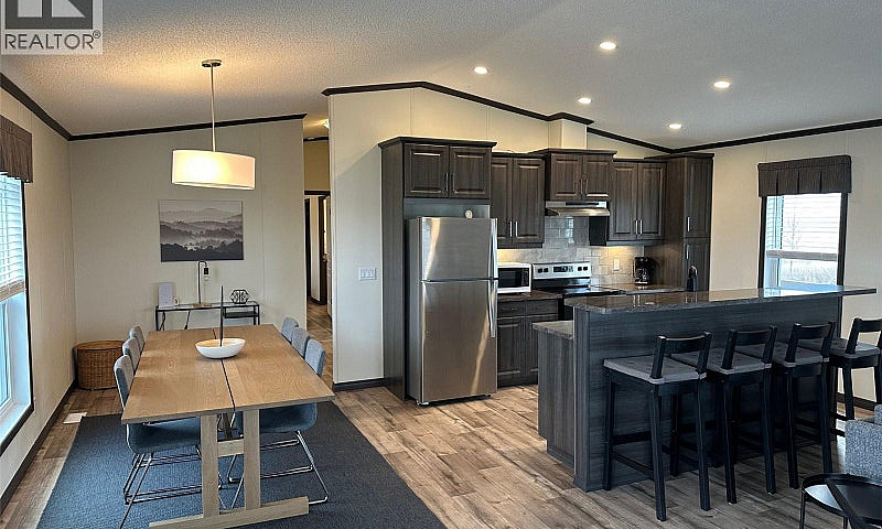 9 Lakeshore Drive Th...