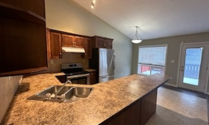 Oriole Park 4 Bed 2 ...