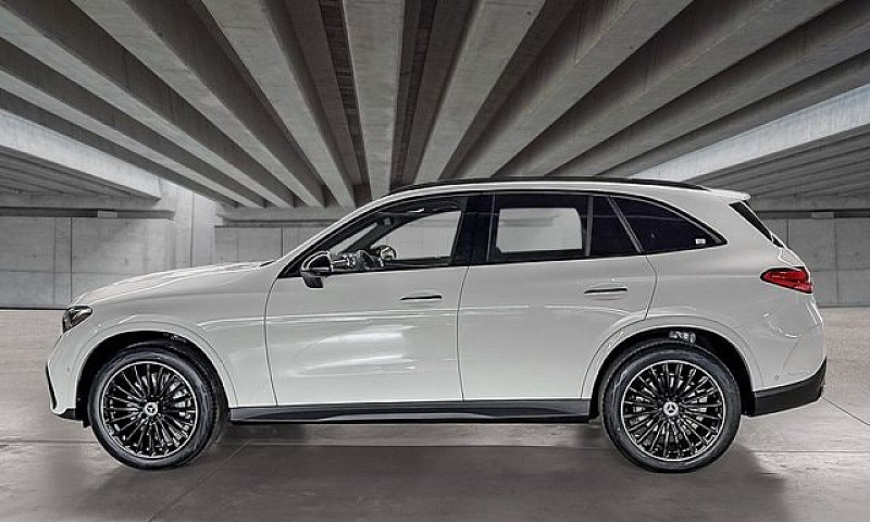 2027 Mercedes-Benz G...