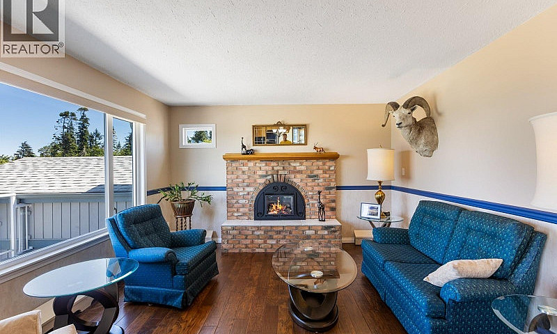 6348 Eagles Dr Court...