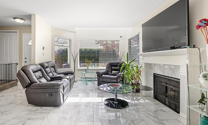 101 1225 Merklin Str...