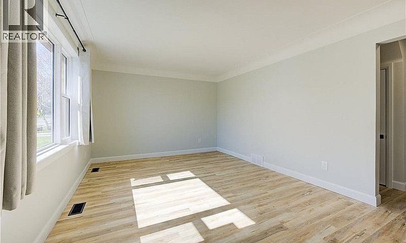 320 Highland Road E ...