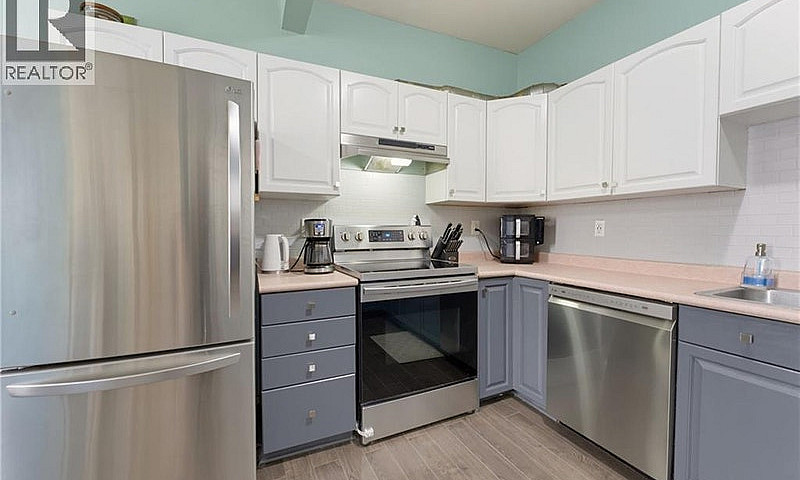 252 Dundas Street Wo...