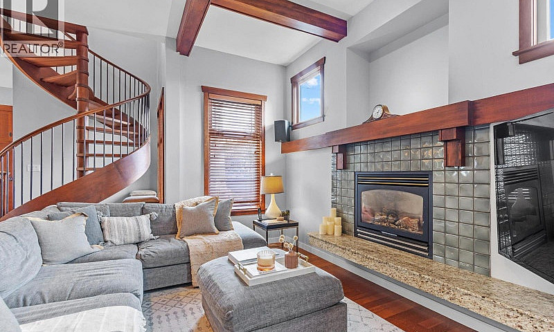 186 Macdonald Avenue...