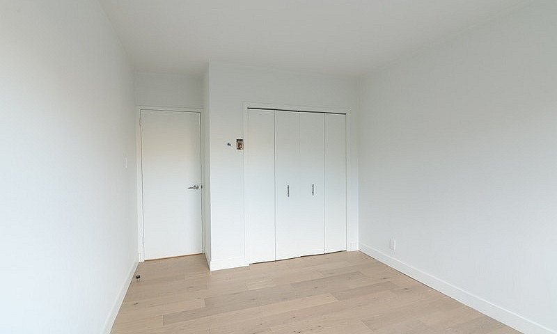 Fully Renovated 3-Be...