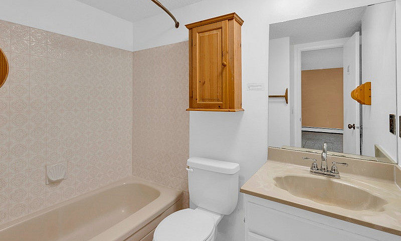 Move In Ready 25+ Va...