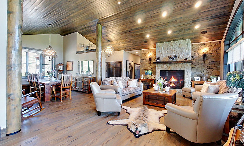 Executive Acreage On...