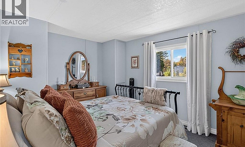49 Tulip Drive River...