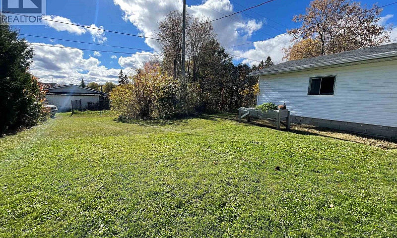401 Lakeview Avenue ...