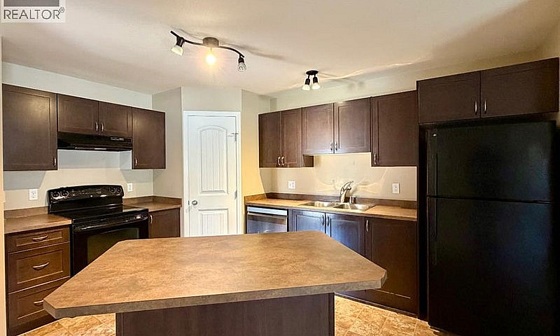 415, 31 Jamieson Ave...