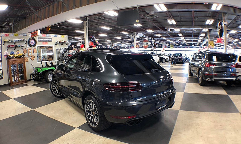2018 Porsche Macan G...