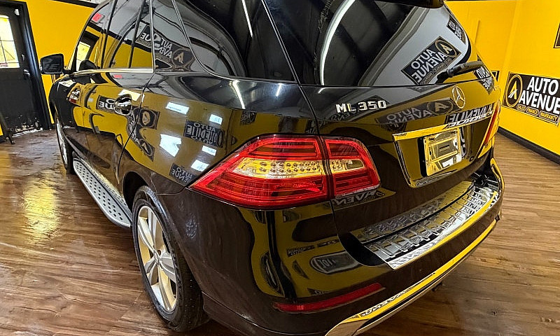 2014 Mercedes-Benz M...