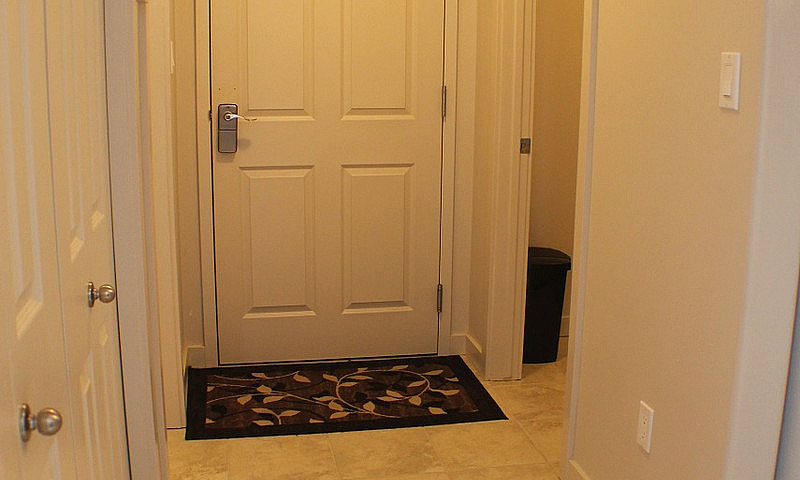 Executive Suites - 1...