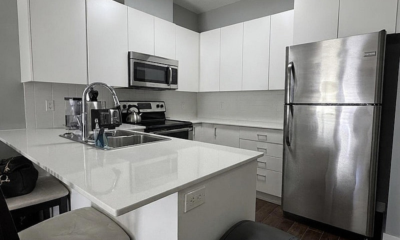 414 20460 Douglas Cr...