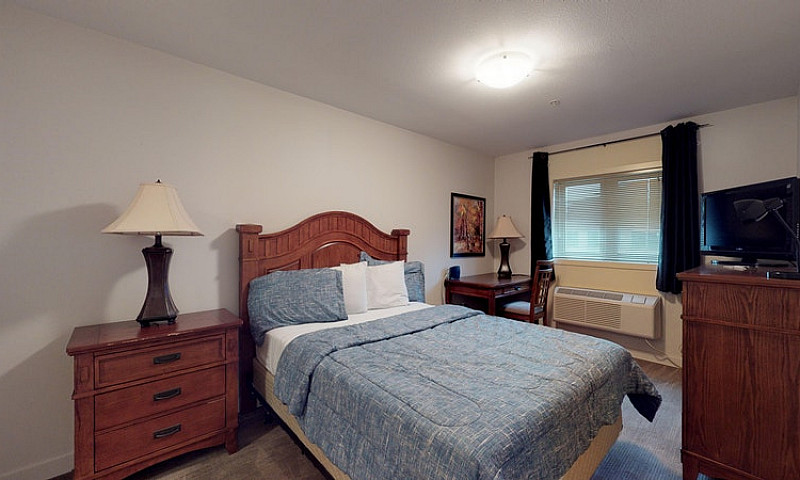 Executive Suites - 1...