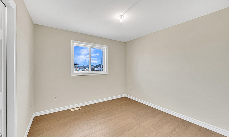 Beautiful 3 Bed 2 Ba...