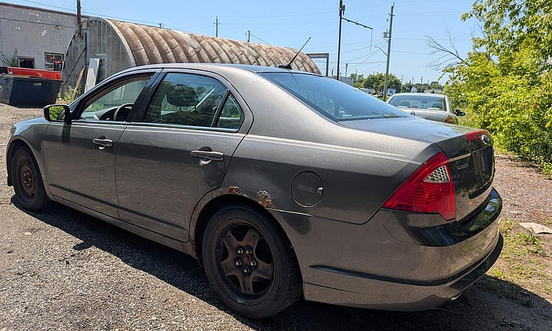 2010 Ford Fusion 4Dr...