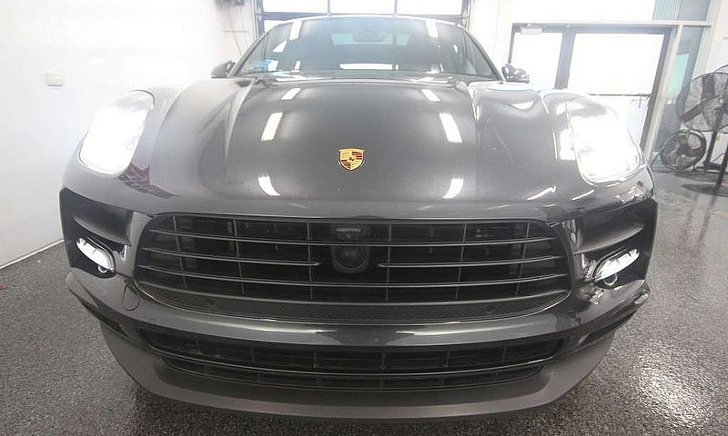2021 Porsche Macan T...