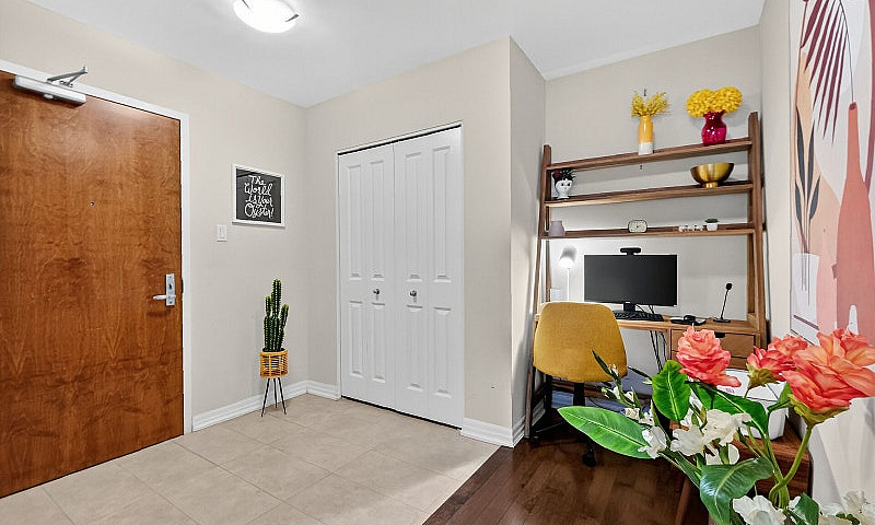 242 Rideau Street #2...