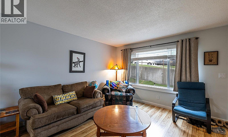 1605 Summit Drive Un...