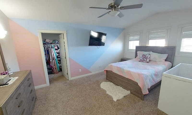 Spacious 4-Bedroom W...