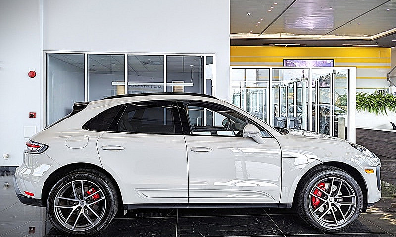 2024 Porsche Macan S...