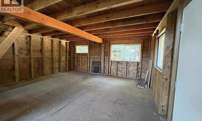 883 West Bay Road Ga...