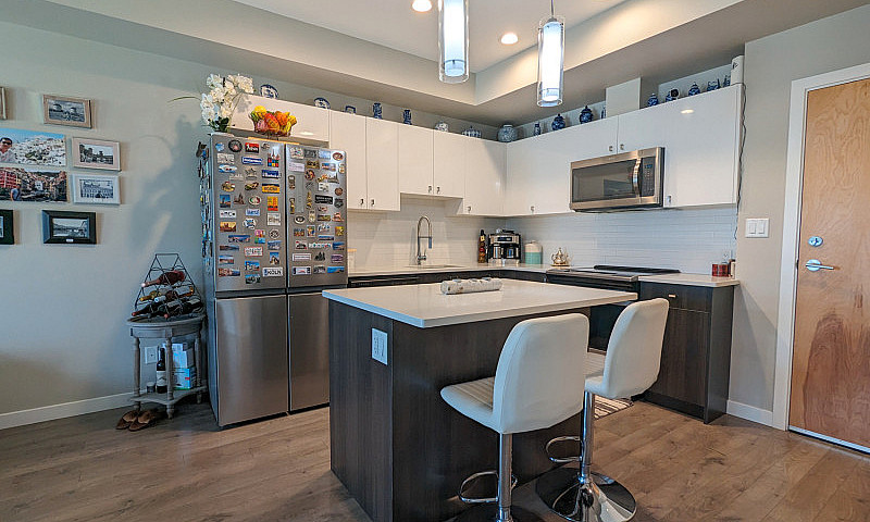 Modern 1Bdr Condo At...