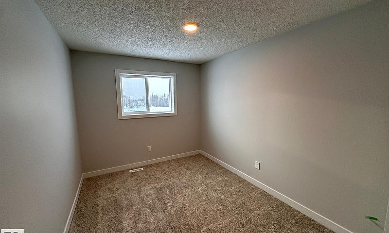 3014 9 St Nw Edmonto...