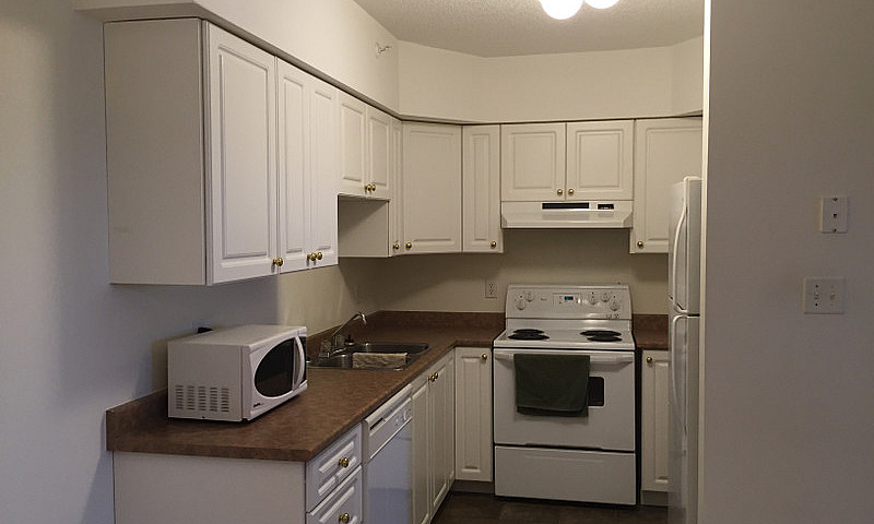 Large 2 Bedroom - Ju...