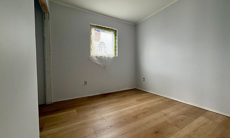 #1-4, 943 Fuller Ave...
