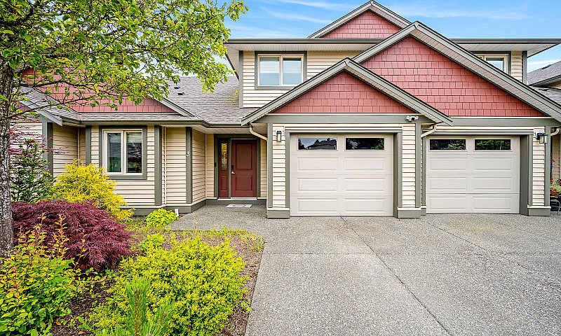 Just Listed! 3 Bedro...