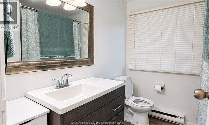 3096 Meadowbrook Lan...