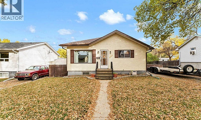 2685 15 Avenue Se Me...