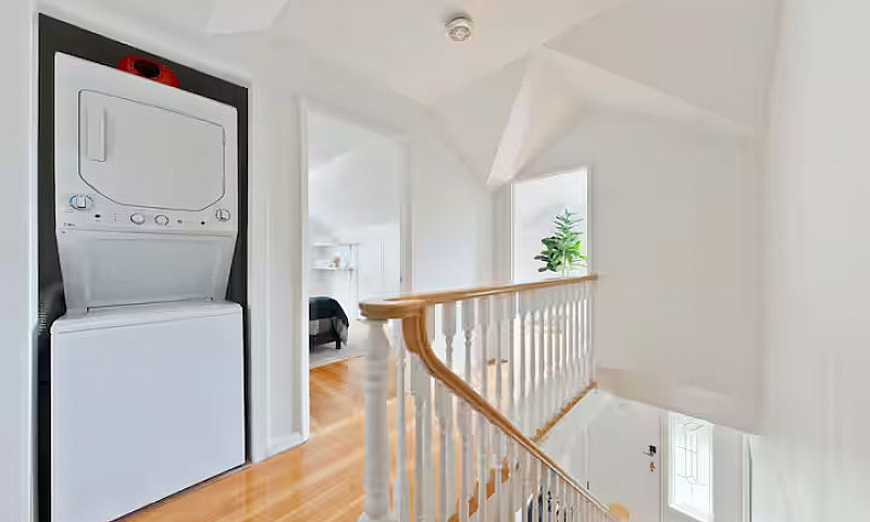 5-Bedroom, 4-Bathroo...