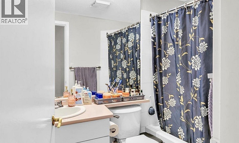 212 6939 Gilley Aven...