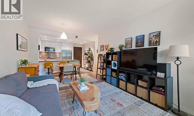 216 255 W 1St Street...