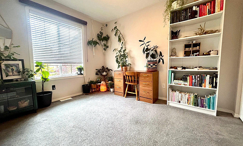373 Oriole Way, Barr...