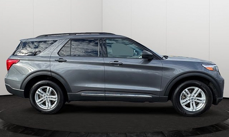 2023 Ford Explorer X...