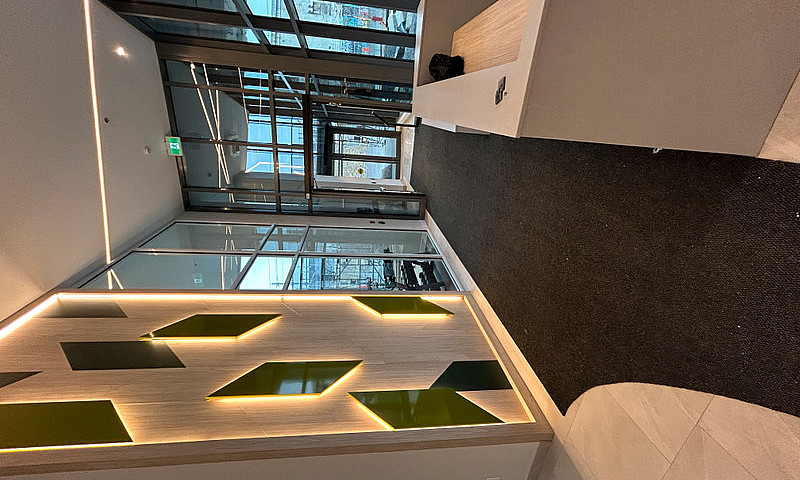 Urgent-Luxueux Condo...