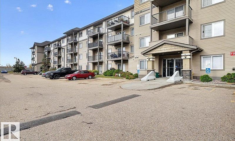 #338 301 Clarview St...