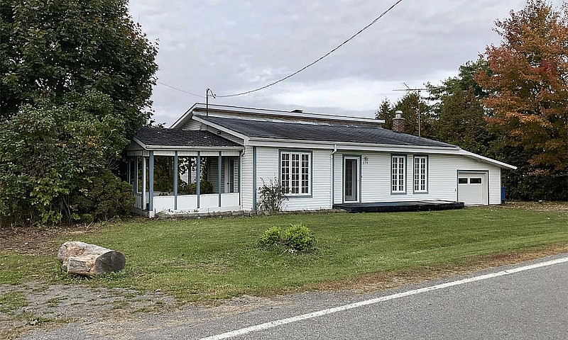 $329,000 - Split Lev...