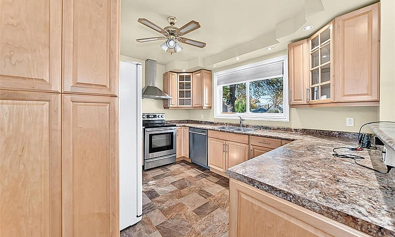 786 Clifton Street W...