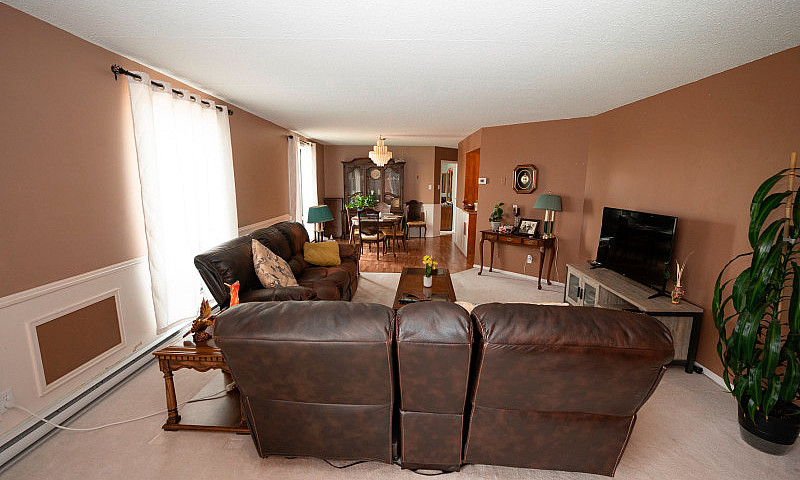 ***503-315 Hodder Av...