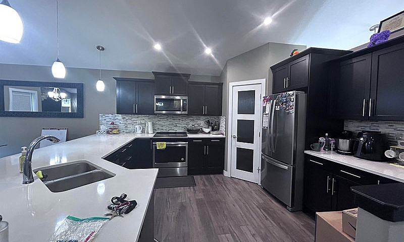 3 Bed 2 Bath Unit In...